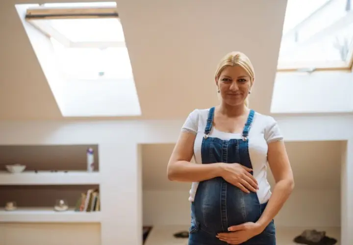 Malujesz w ciąży? Ile wietrzyć pokój? Zadbaj o zdrowie dziecka!