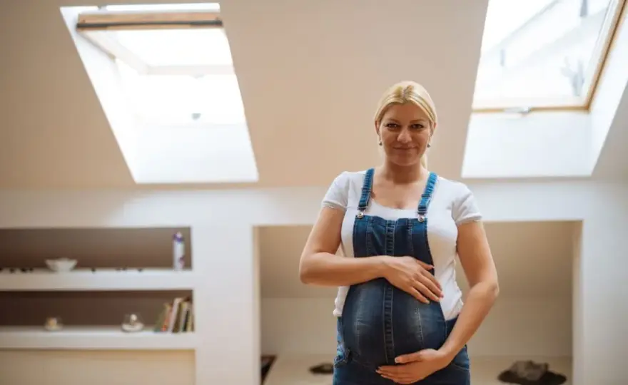 Malujesz w ciąży? Ile wietrzyć pokój? Zadbaj o zdrowie dziecka!