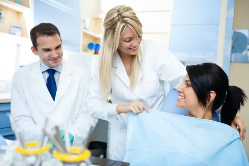 Pacjent w poczekalni laboratorium